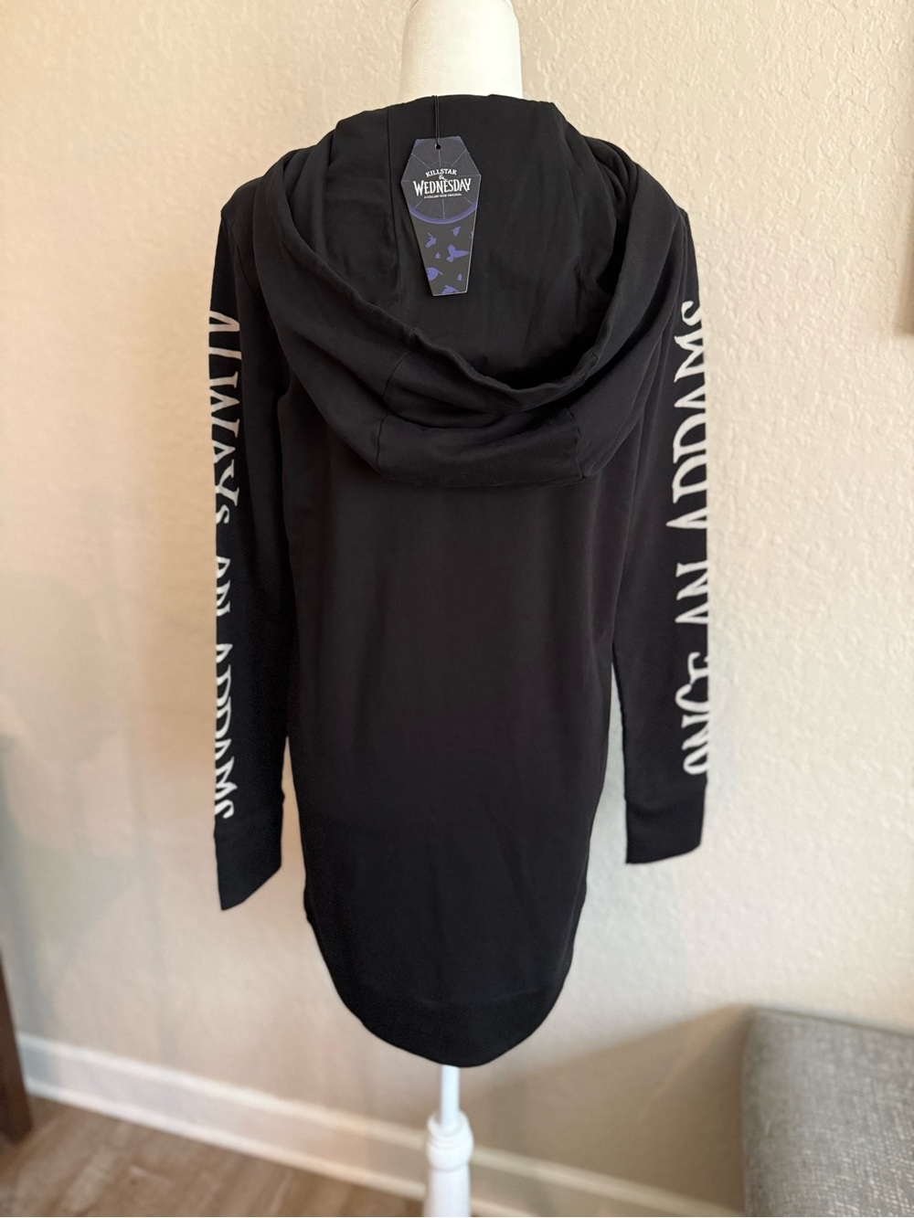 KILLSTAR x Wednesday No-Hug Zone Longline Hoodie Black Purple Size M NWT - Picture 3 of 12
